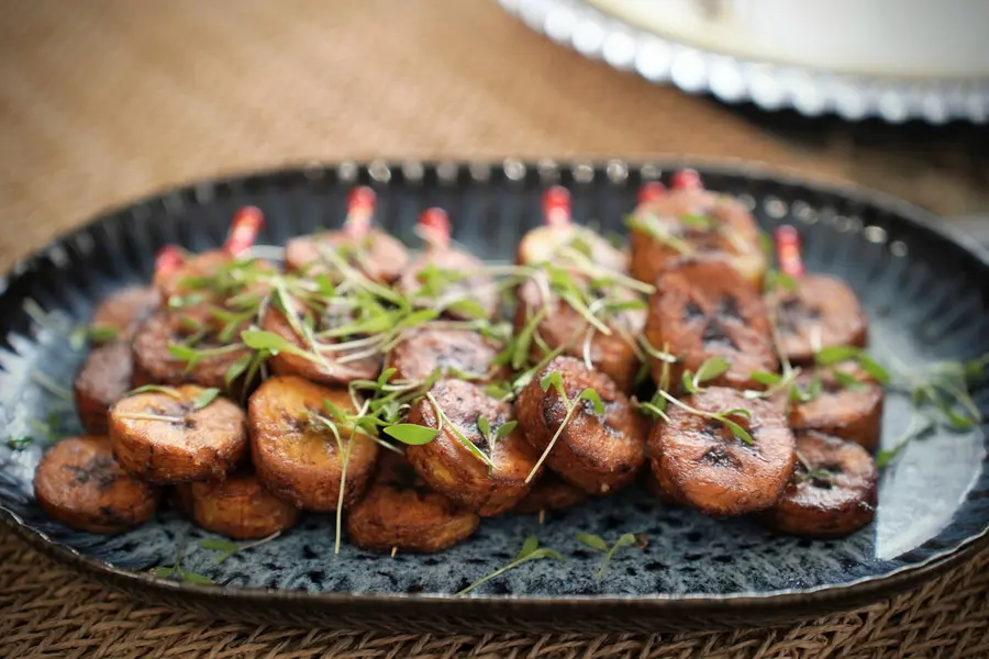 Plat de bananes plantains dressé par Cuillère d'Or